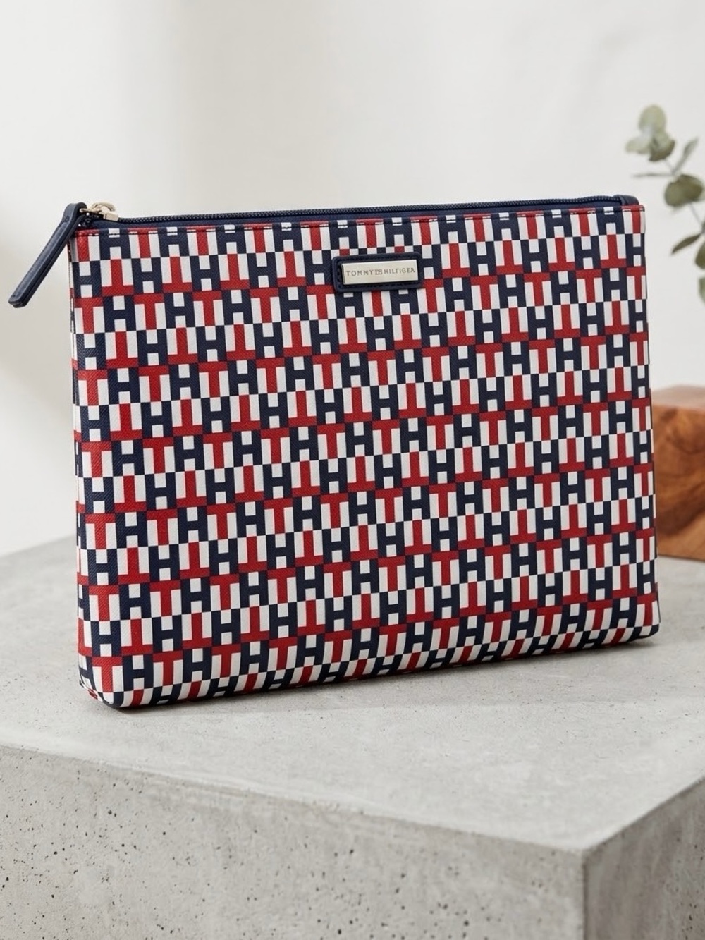 NWT Tommy Hilfiger Red, Navy & White Patterned Toiletry Pouch